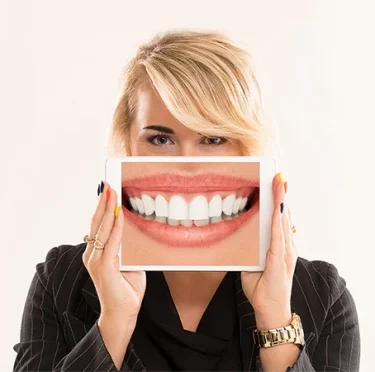 How-the-Zoom-Whitening-System-Whitens-Your-Teeth